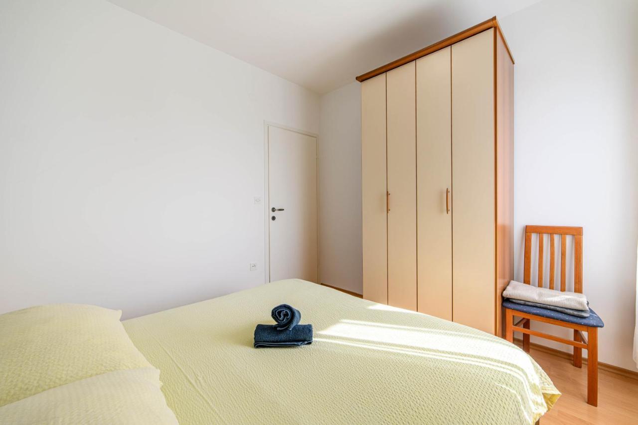 Apartman More ชิเบนิก ภายนอก รูปภาพ
