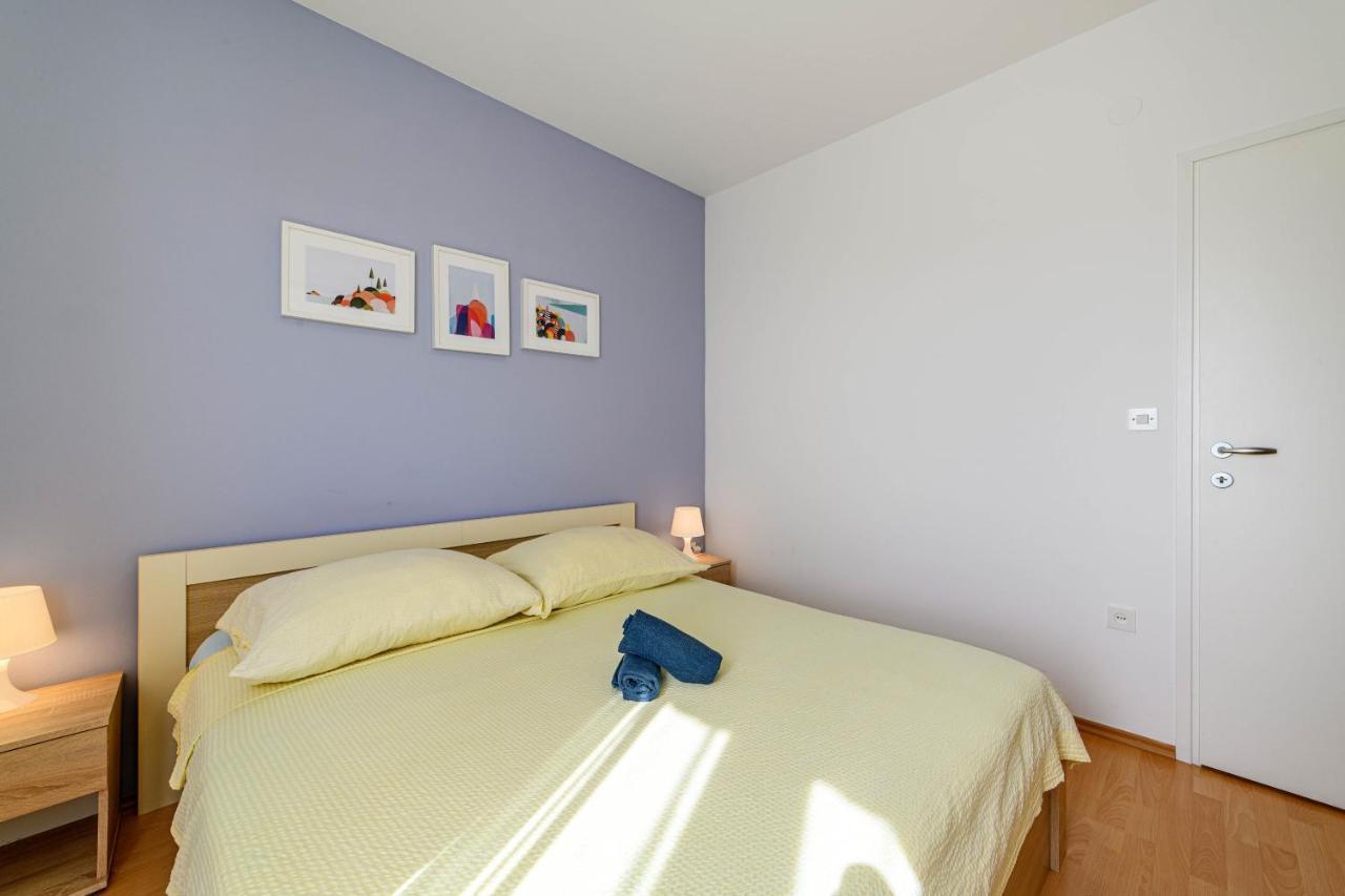 Apartman More ชิเบนิก ภายนอก รูปภาพ