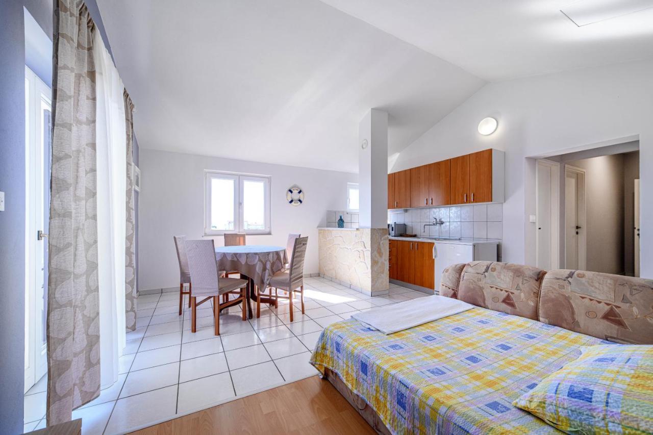 Apartman More ชิเบนิก ภายนอก รูปภาพ