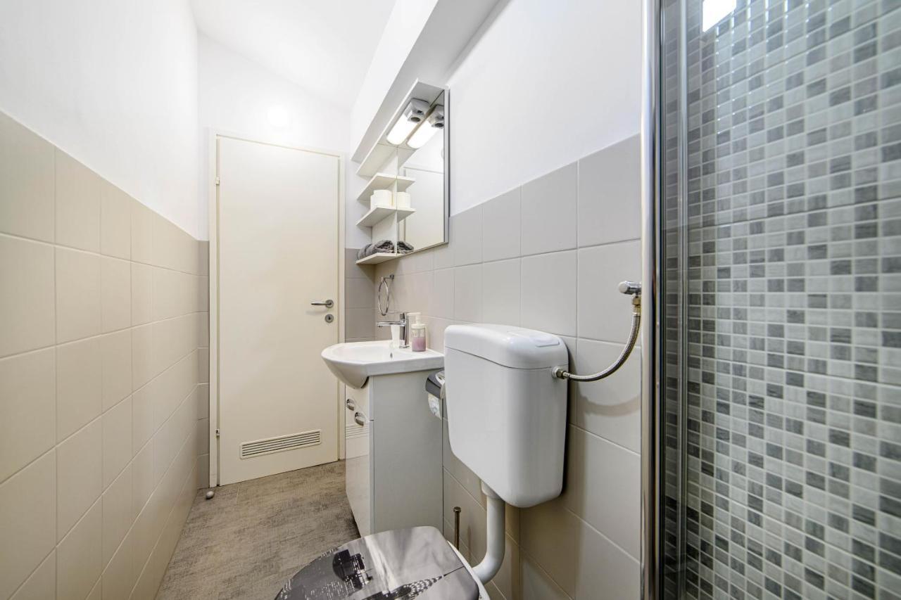 Apartman More ชิเบนิก ภายนอก รูปภาพ